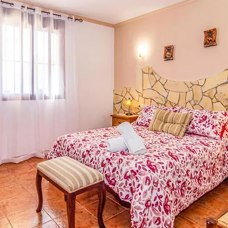 2 Bedroom Amazing In Эль-Гастор